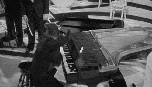 HarpoPiano.gif