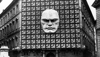 The-headquarters-of-Mussolinis-Italian-Fascist-Party-1934-small.jpg