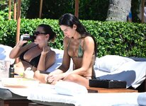 Dua_Lipa_in_bikini_in_Miami_09-26-2025_3__73_.jpg